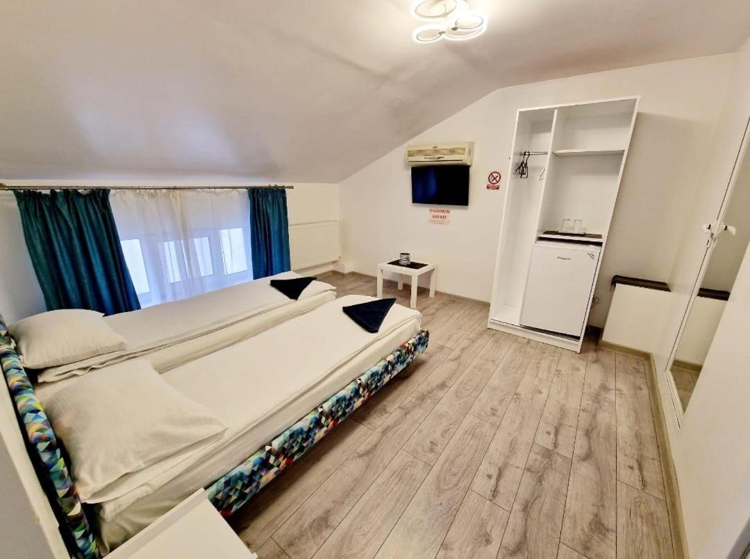 Ares Hotel Констанца Екстериор снимка
